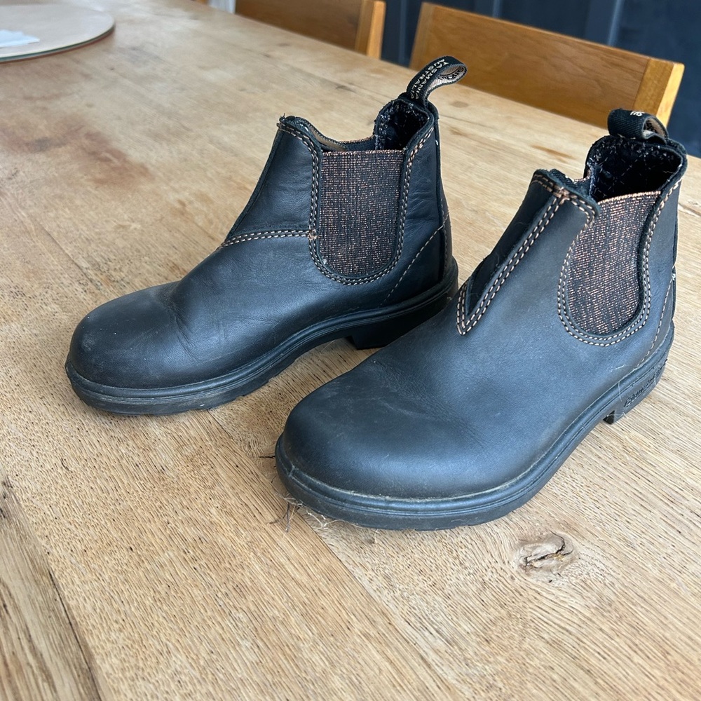 Kids Blundstone Boots Size 1